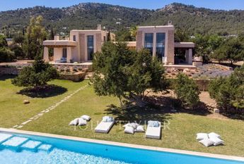 Es Cubells, Balearic Islands 07839