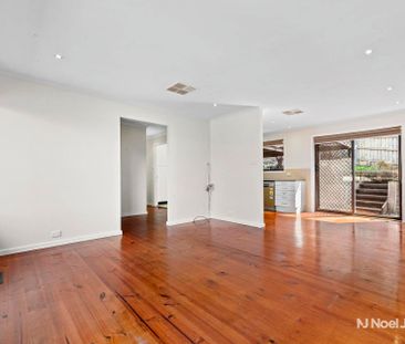 11 Landscape Drive, MOOROOLBARK - Photo 5