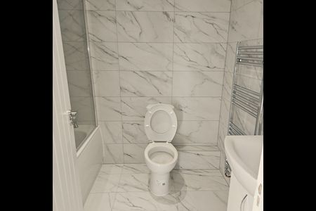 1 Bed Flat, East India Dock Road, E14 - Photo 5