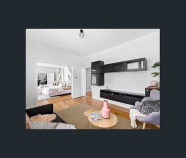 Stylish Coburg Hill Sanctuary - Photo 1