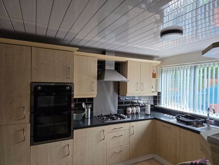3 Bed Terraced House, Dulverton Grove, LS11 - Photo 4