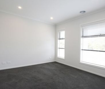 Luxury and spacious family home! - Photo 1