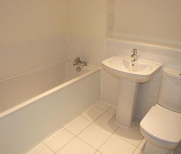 2 bedroom flat to rent - Photo 6