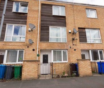 Room in a Shared House, Hitchen St, M13 - Photo 4