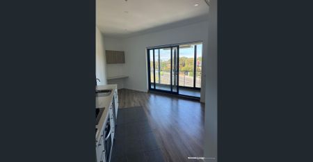 CLOSE TO STATION & SHOPPING CENTRE - Photo 3