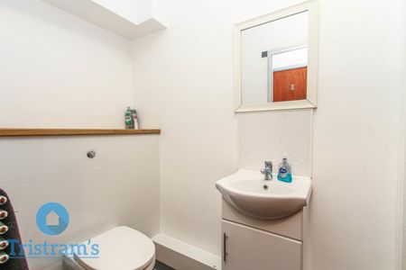 5 bed Semi-Detached House for Rent - Photo 2