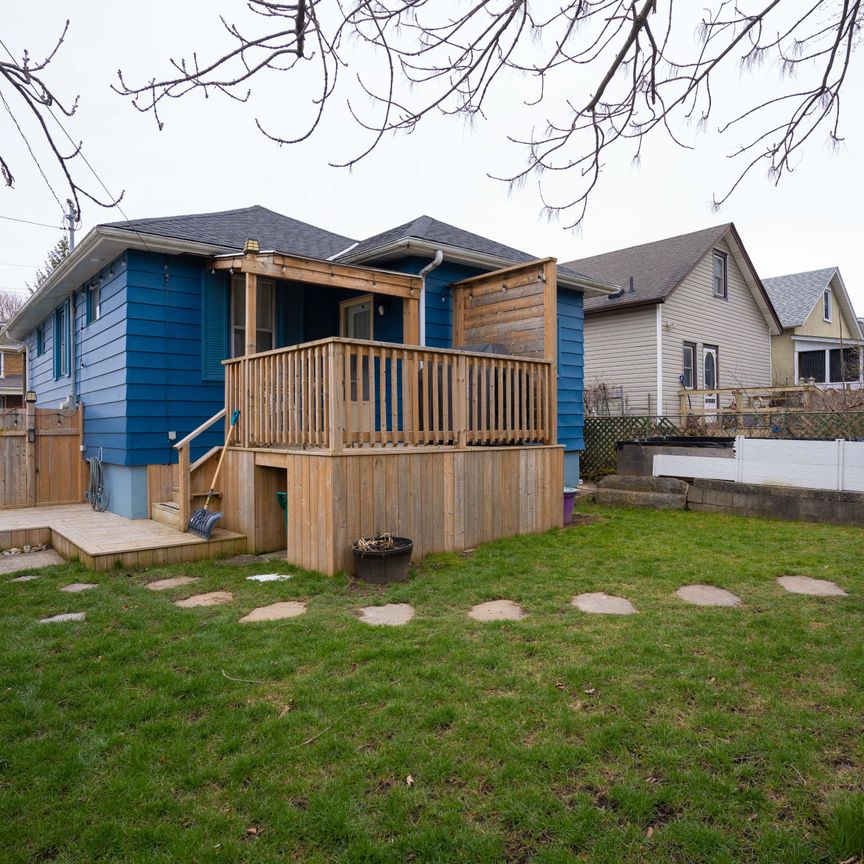 For Lease - 4397 HOMEWOOD Avenue, Niagara Falls, Ontario - Photo 1