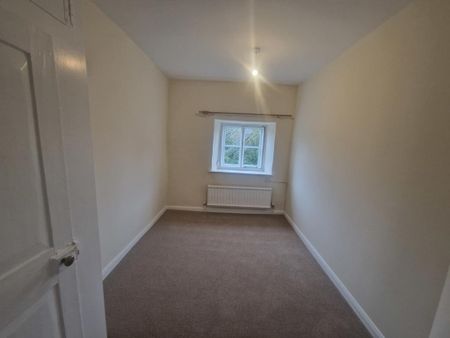 4 bedroom detached house to rent - Photo 4