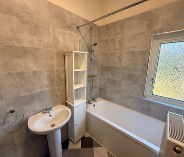 Wentworth Avenue, WALLASEY CH45 - Photo 3