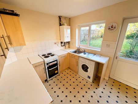 2 bedroom semi-detached house to rent - Photo 4