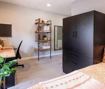 1 bedroom in a flat share to rent - Photo 5