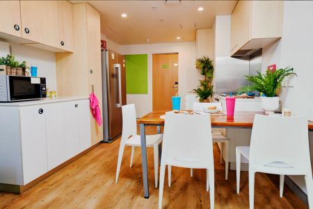 5 Bedroom Apartment - Photo 3