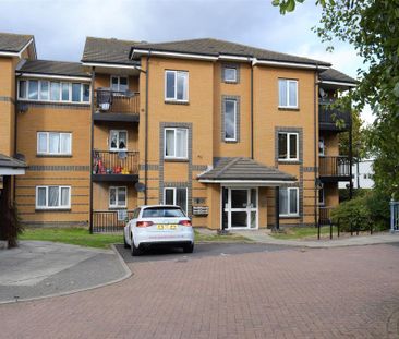 2 bedroom flat to rent - Photo 2