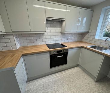 2 bedroom townhouse to rent - Photo 4