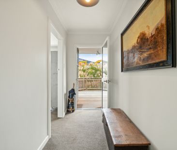 A home of elegance, ease and true tranqulity - Photo 4