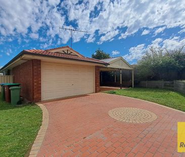 BEAUTIFULLY PRESENTED 4 BEDROOM HOME! - Photo 1