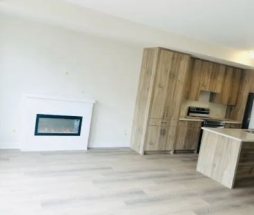 Condo Townhouse For Lease | W9244379 - Photo 5