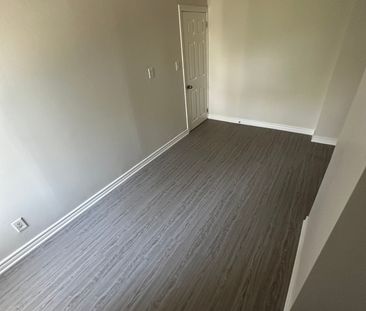 For Lease - 25 Howard Street Unit# Apt.2 Room B, Toronto, Ontario - Photo 5