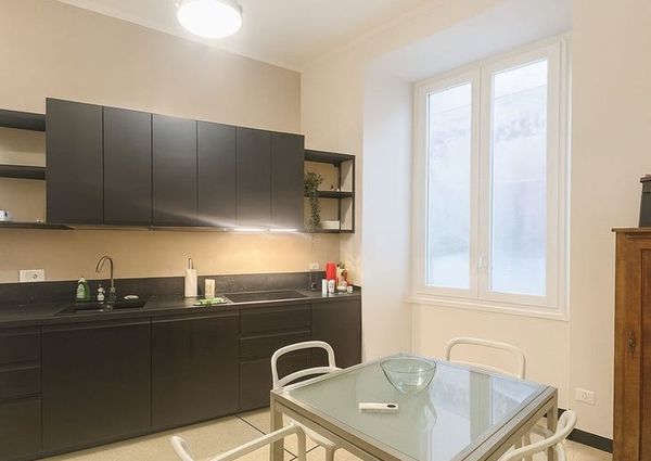 Corso Andrea podestà, Genova, Liguria 16128