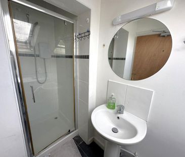 1 bedroom in a house share to rent - Photo 6