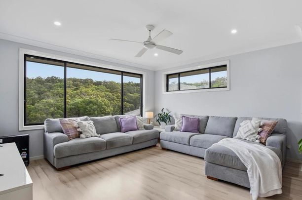 Prestigious Family Living with Exceptional Entertaining & Stunning Views - Photo 1