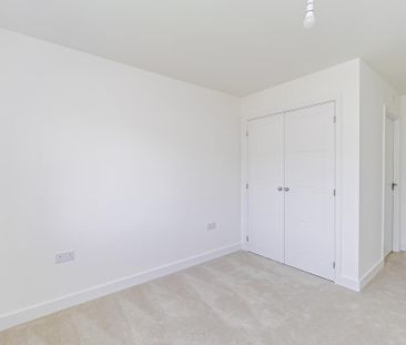 3 bedroom end of terrace house to rent - Photo 3