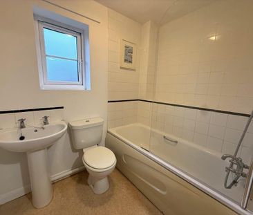 2 bedroom semi-detached house to rent - Photo 6