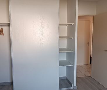 Location Appartement 2 pièces 47m² - Photo 4