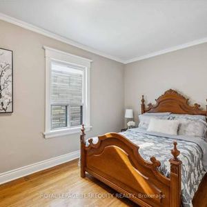 19 CURZON STREET Toronto (South Riverdale), Ontario M4M3B3 - Photo 2