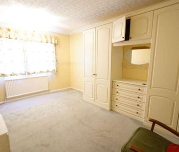 Overcliff Road, Grays, RM17 - Photo 5