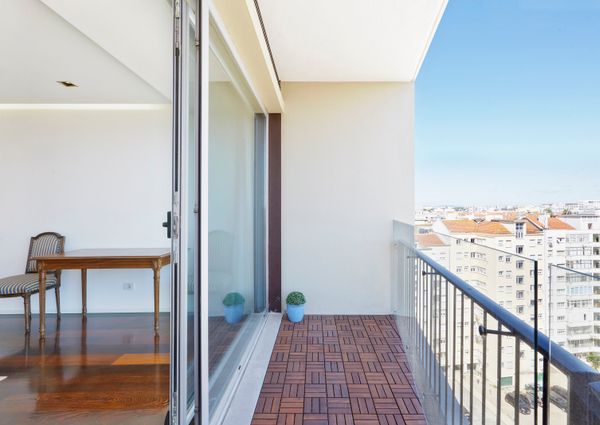 Apartamento T5 para arrendar sem móveis, em zona carismática de Lisboa