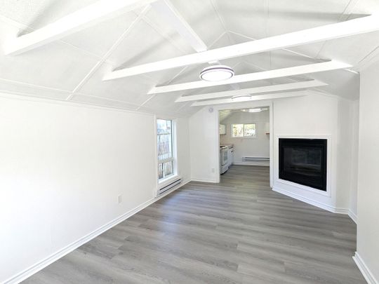 For Lease - 696 Hastings Avenue, Innisfil, Ontario - Photo 1