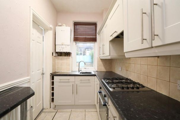2 bedroom terraced house to rent - Photo 1