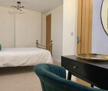 Croft Lane, Cheltenham, Gloucestershire, GL53 - Photo 5