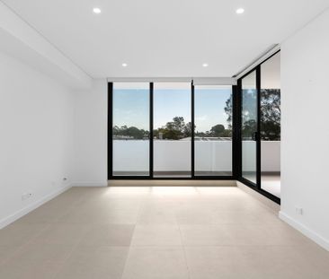 Bright Two Bedroom Apartment for Leasing - Photo 2