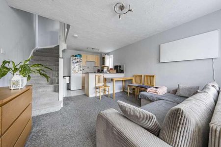 Penn Road, Datchet, SL3 - Photo 2