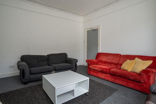 6 bedroom terraced house to rent - Photo 1