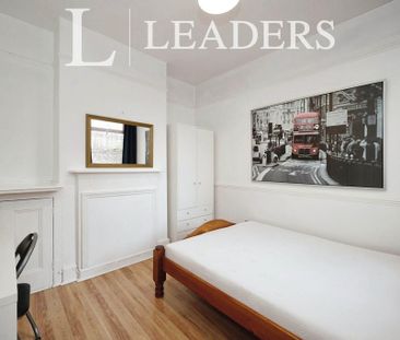 4 bedroom terraced house to rent - Photo 5