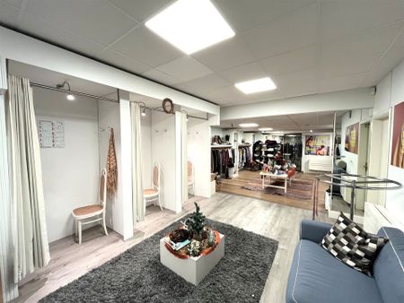 Prachtig handelsgelijkvloers in hartje Essen met veel parkeerplaatsen - Foto 2