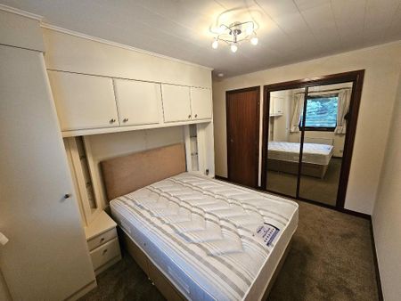 2 bedroom semi-detached house to rent - Photo 4