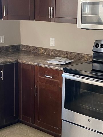 Stonebridge - 2 Bedroom/1 Bathroom Lower Unit - 554 Senick Cres - Photo 5