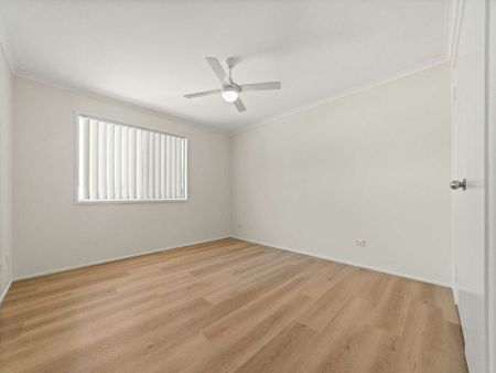 Recently Renovated 2 Bedroom Unit with Aircon & Automatic Garage Eagleby - Photo 3