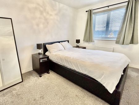 Broome Way, Galley Common, CV10 - Photo 3