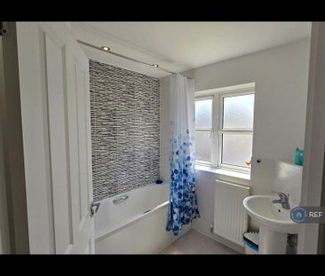 4 bedroom terraced house to rent - Photo 4