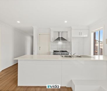 Move-In Ready Co-Living Room Available Now – Couples Welcome! - Photo 5