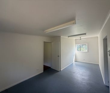 Quaint Living in Foxground - Photo 3