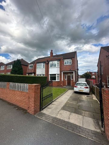 3 Bed Semi-Detached House, Ring Road, LS15 - Photo 2