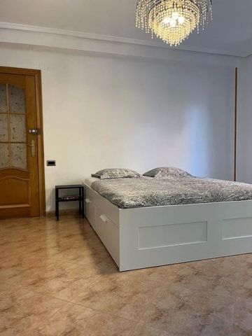 Plaça Nova de lEsglésia, Valencia, Valencian Community 46025 - Photo 4