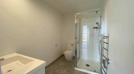 Beautifully Presented Townhouse - Photo 3