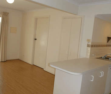 Spacious Townhouse in sought after location - Photo 6